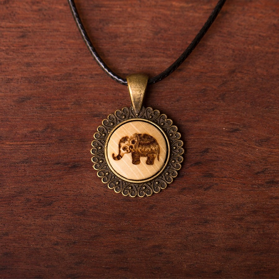 Elefant Kette Epoxidschmuck mit Naturholz