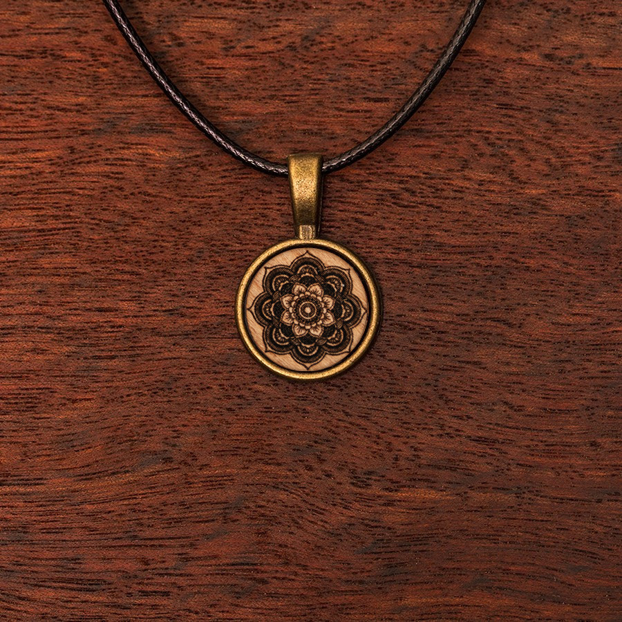 Mandala Blume Kette Epoxidschmuck mit Naturholz