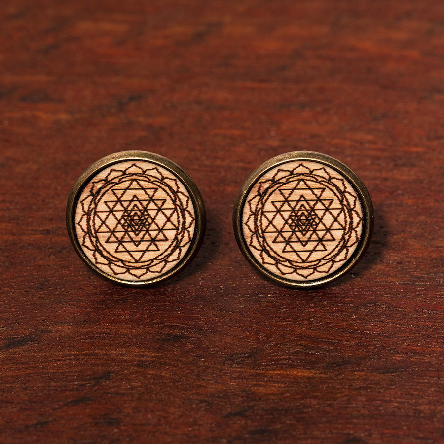 Sri Yantra Ohrstecker Epoxidschmuck mit Naturholz
