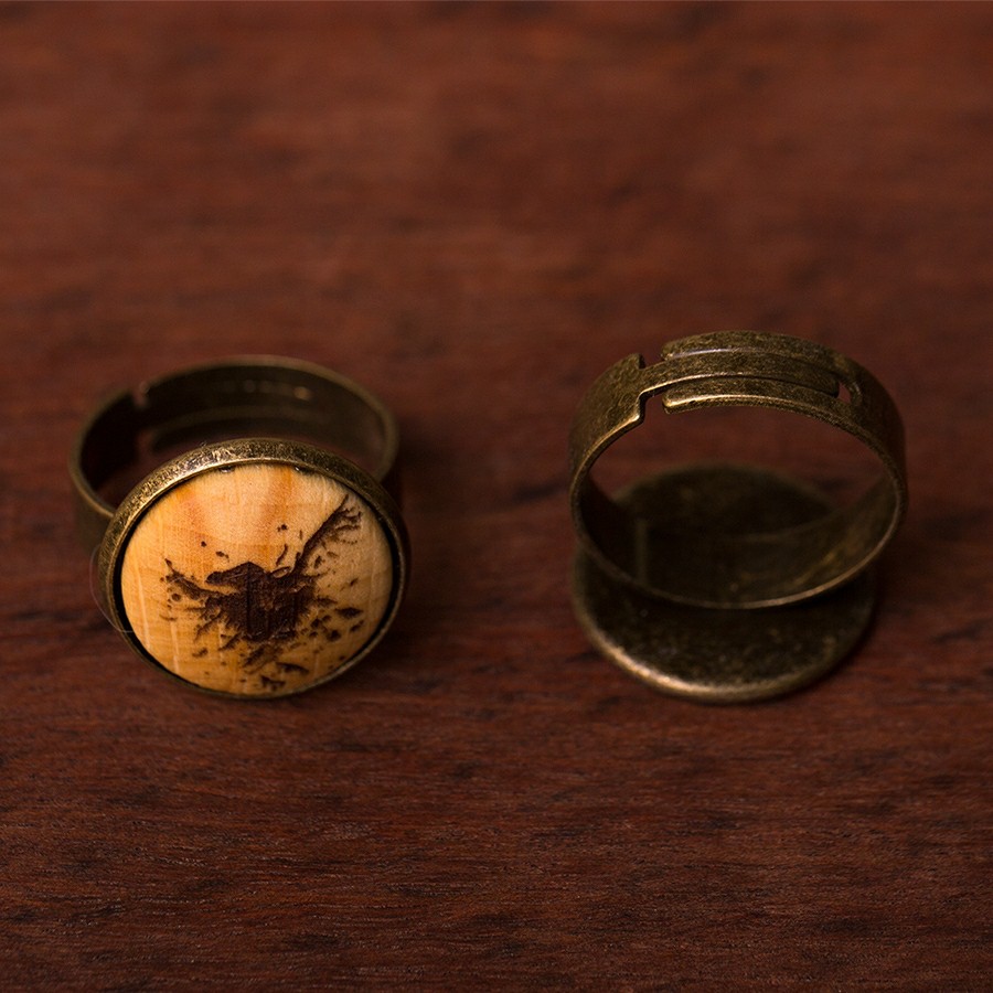 Rabe Ring Epoxidschmuck mit Naturholz