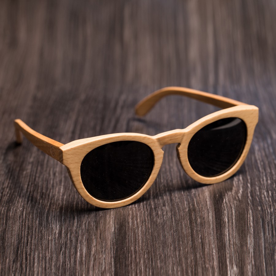 Beech at the Beach  Sonnenbrille aus Holz von Davy Jones