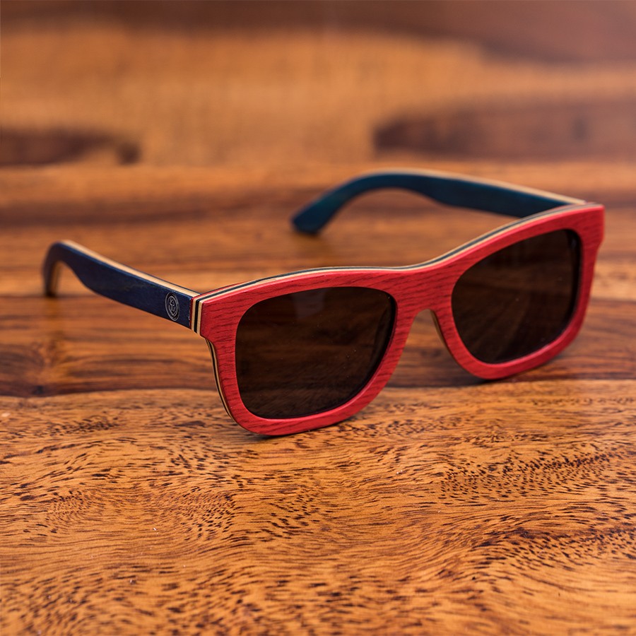 Skater Red  Sonnenbrille aus Holz von Davy Jones
