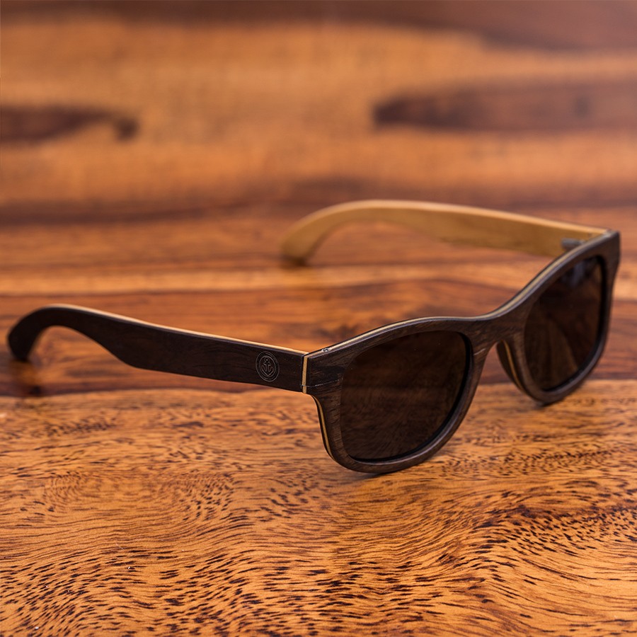 Little Brownie  Sonnenbrille aus Holz von Davy Jones
