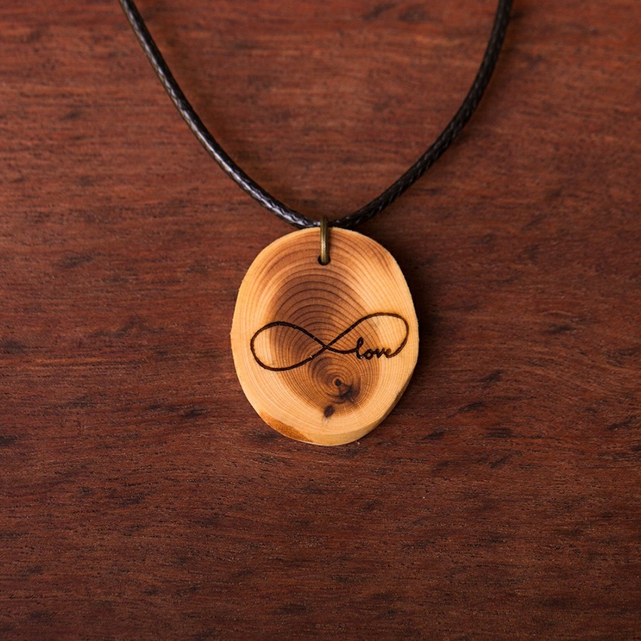 Endlosschleife Love Kette Epoxidschmuck mit Naturholz