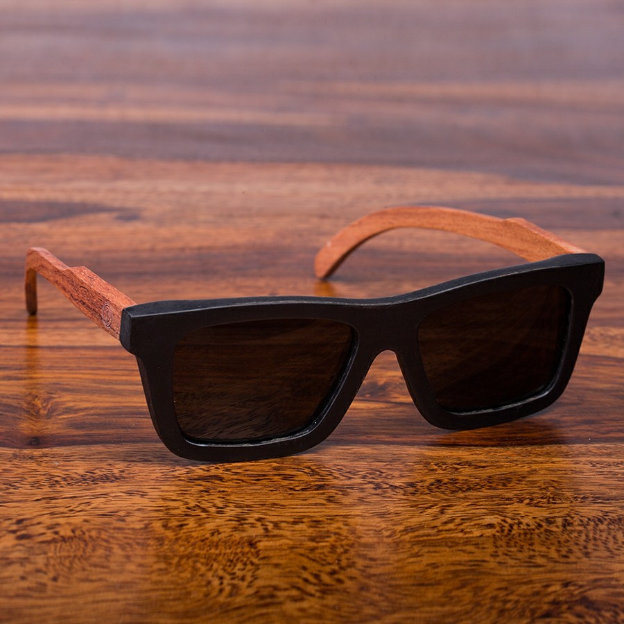 Twoface  Sonnenbrille aus Holz von Davy Jones