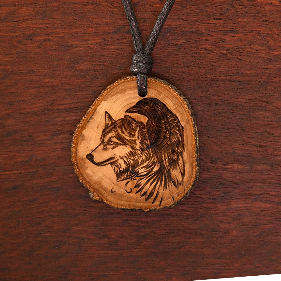 Wolf und Rabe Kette Epoxidschmuck mit Naturholz