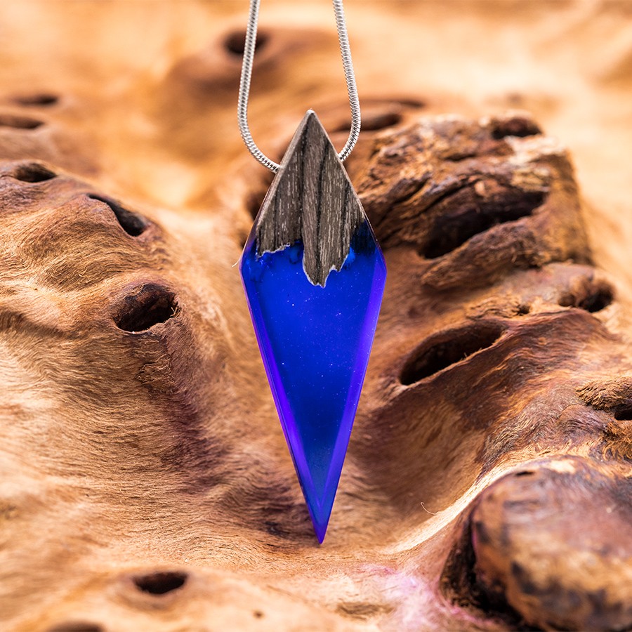 Epoxid Kristall Blue Holz Kristall aus Holz und Harz / Resin, Schmuck / Halsketten