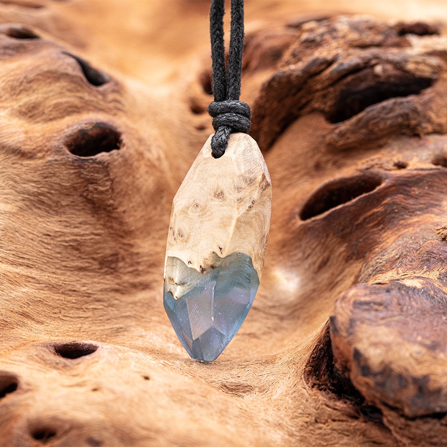 Epoxid Kristall 4114 Holz Kristall aus Holz und Harz / Resin, Schmuck / Halsketten