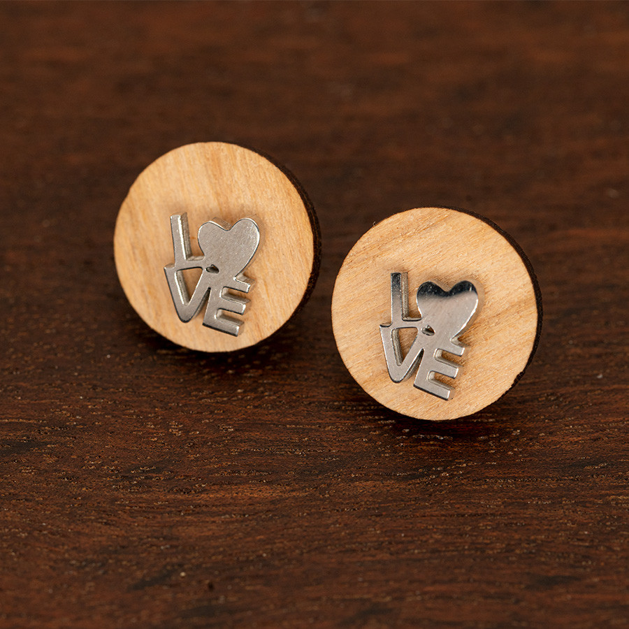 Love Ohrstecker Epoxidschmuck mit Naturholz