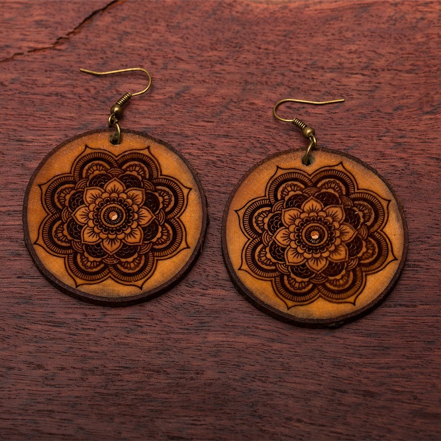 Mandala Blume Ohrringe Epoxidschmuck mit Naturholz