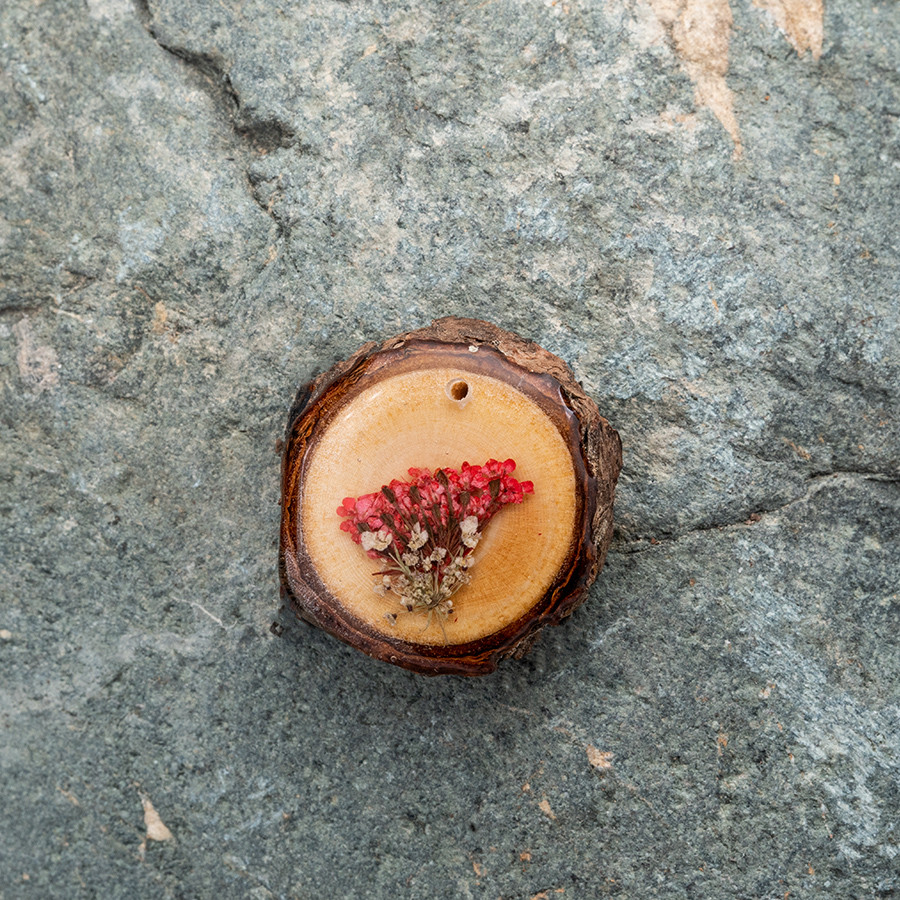 Zirbenblüte 5290 Kette Epoxidschmuck mit Naturholz