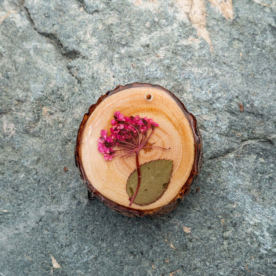 Zirbenblüte 5320 Kette Epoxidschmuck mit Naturholz