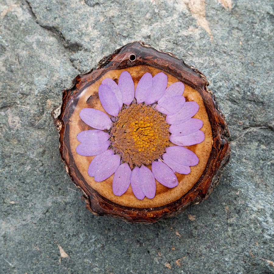 Zirbenblüte 5322 Kette Epoxidschmuck mit Naturholz