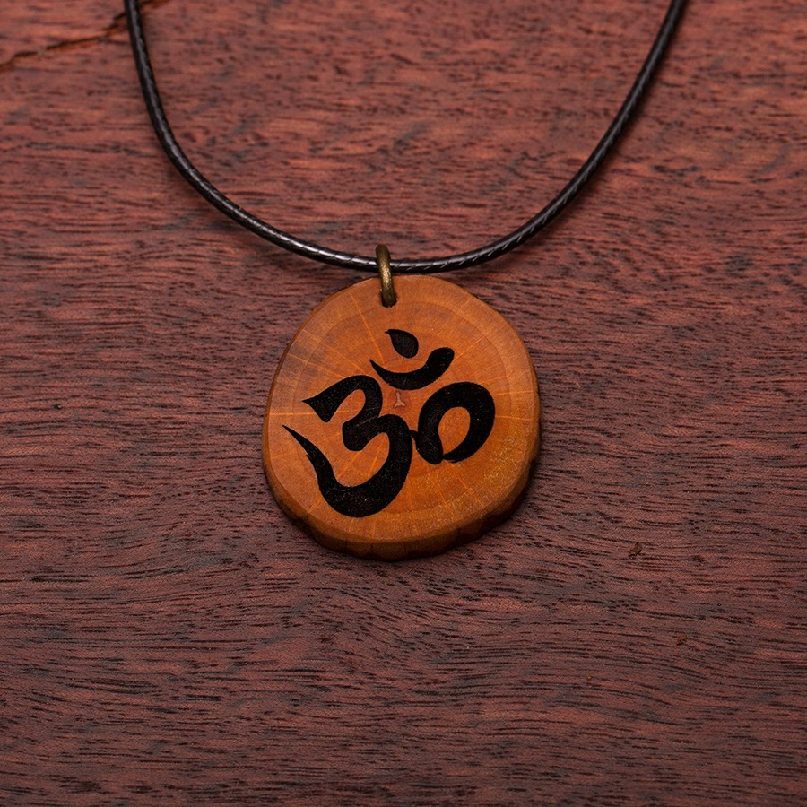 Om Kette Epoxidschmuck mit Naturholz